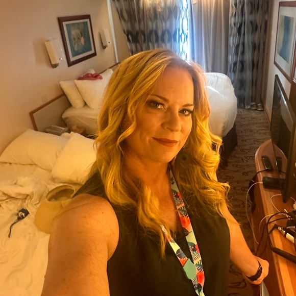 Meet your Posher, Wendy - Picture 2 of 14